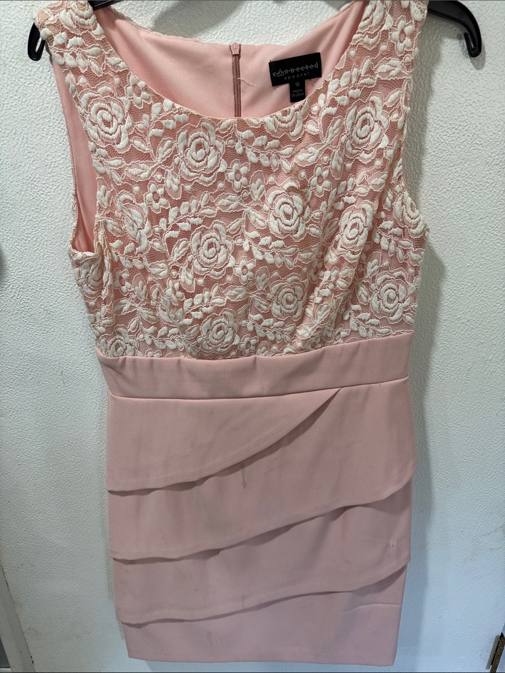 Women’s pink lace floral dress